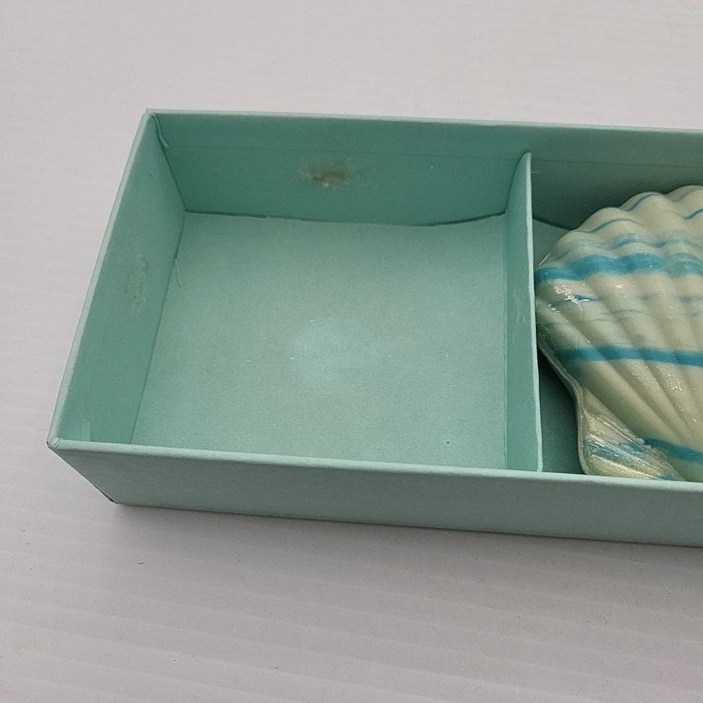 Vintage Box of SEASHELL 3 SOAPS By Ben Rickert